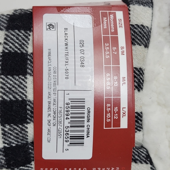 New! Wondershop Black & White Check Sherpa Lined Pull-On Slippers w/ Grippers - Picture 6 of 7